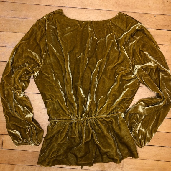 J. Crew velvet top in a gorgeous chartreuse color. Sz 6. - Picture 2 of 4